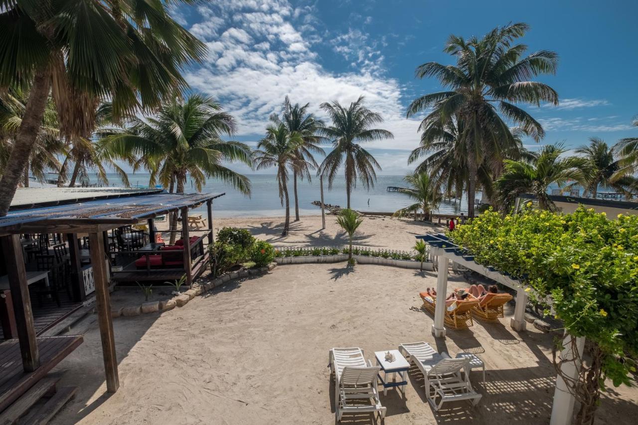 Holiday Hotel ซานเปโดร ภายนอก รูปภาพ