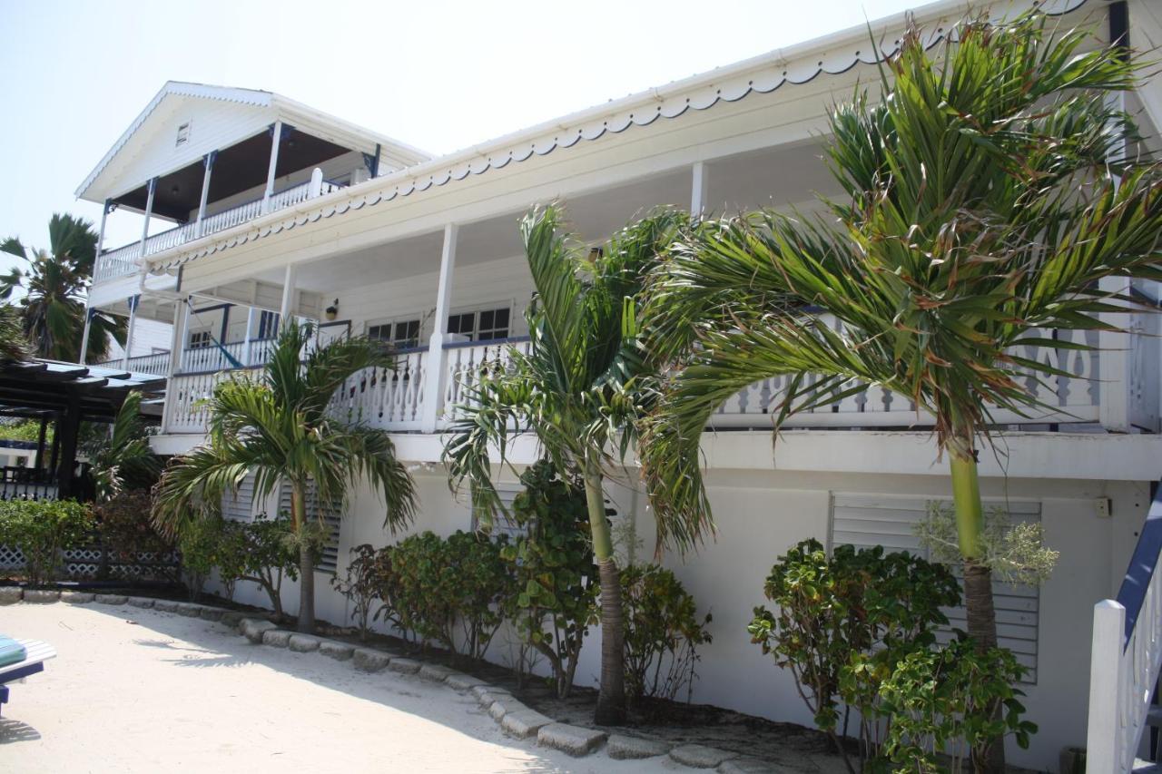 Holiday Hotel ซานเปโดร ภายนอก รูปภาพ