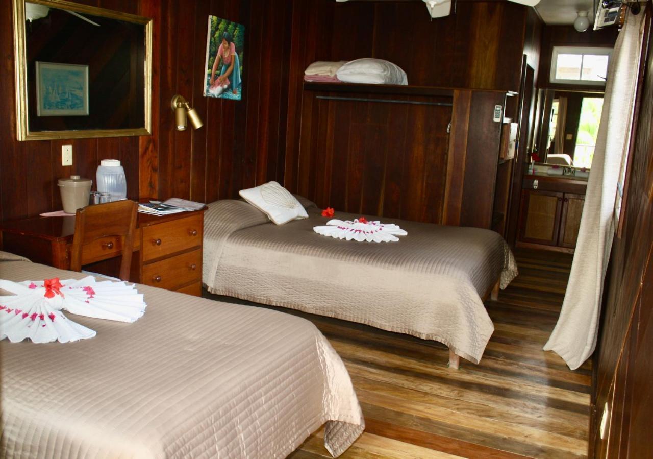 Holiday Hotel ซานเปโดร ภายนอก รูปภาพ