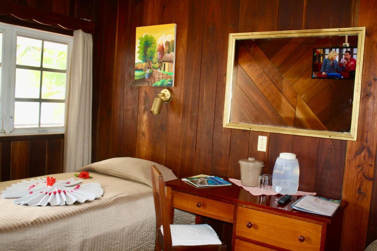 Holiday Hotel ซานเปโดร ภายนอก รูปภาพ